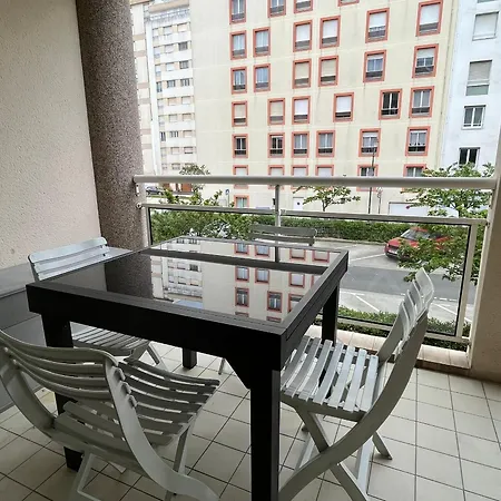 شقة 2 Etoiles, 4 Pers, A 100m, Centre-ville, Balcon, Parking - Fr-1-197-570 *