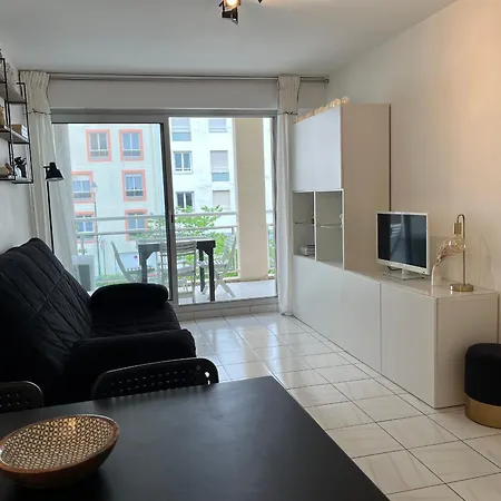 2 Etoiles, 4 Pers, A 100m, Centre-ville, Balcon, Parking - Fr-1-197-570 شقة