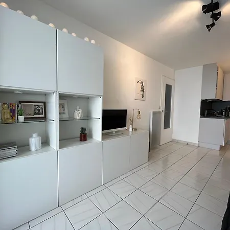 2 Etoiles, 4 Pers, A 100m, Centre-ville, Balcon, Parking - Fr-1-197-570 شقة